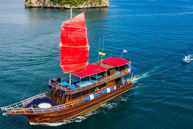Private Full-Day Red Dragon Yacht to Angthong National Marine Park - The cruise home past Phaluai Island