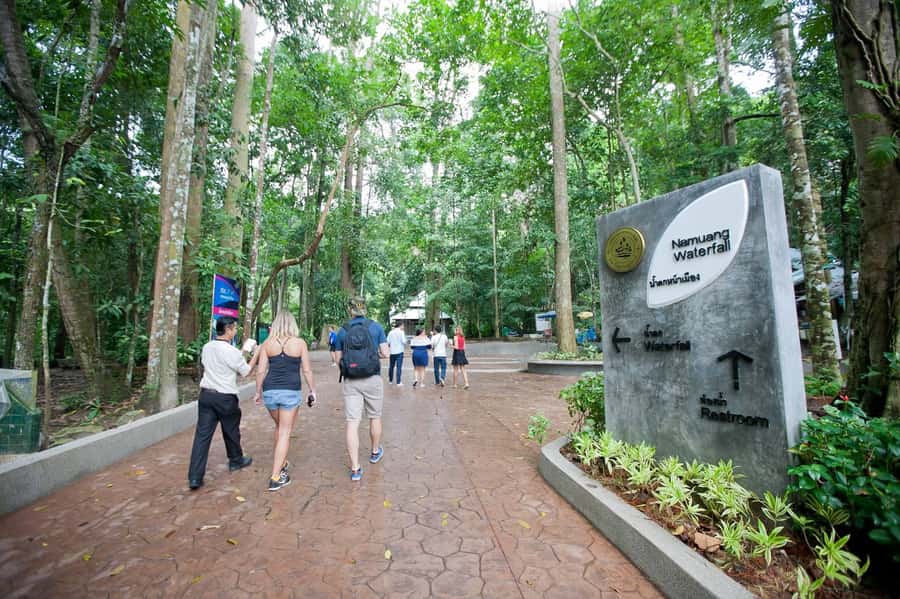 Private Group Half-Day City Tour Around Koh Samui - Nathon Town adds a practical shopping finish