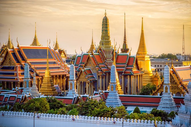 Private & Guided: Bangkok Top 7 Wonders With Local Thai Lunch - Wat Pho and its royal monastery setting