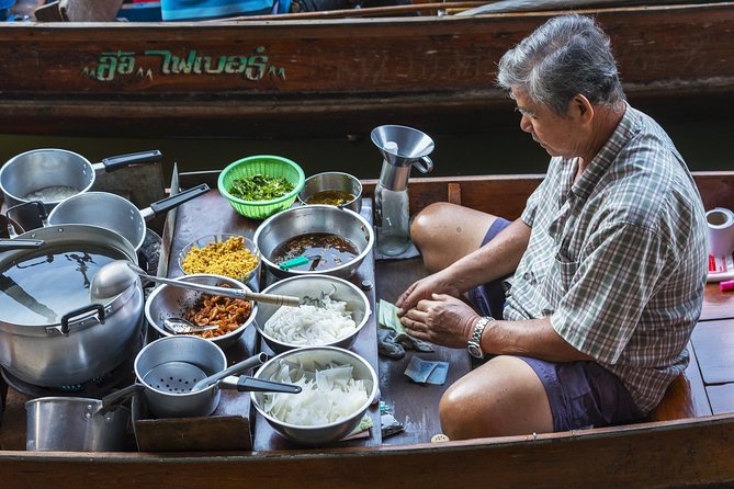 Private Guided Tour to Train Market and Damnoensaduak Floating Market - Why a private vehicle matters