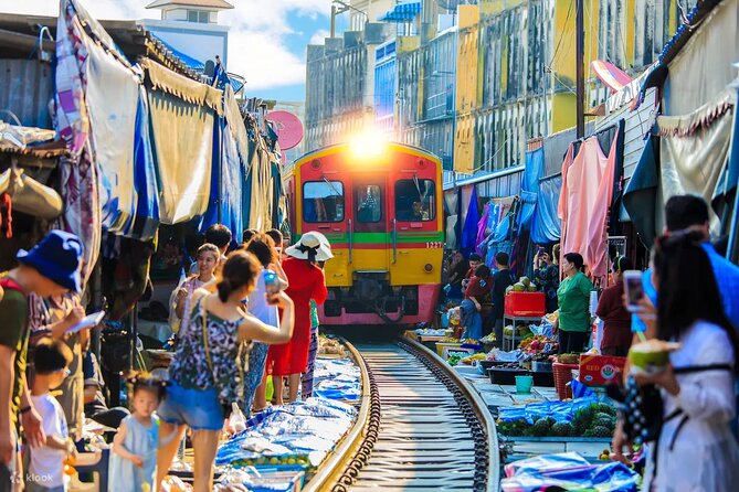 Private Guided Tour to Train Market and Damnoensaduak Floating Market - Who will enjoy this tour most?