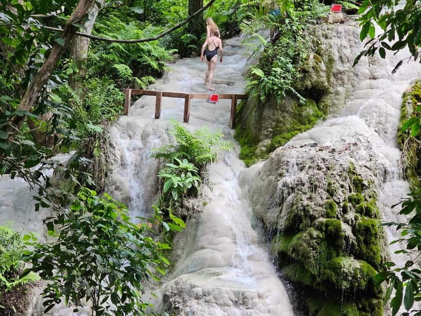 Private : Sticky Waterfall & Secret Temple & Karen Village. - Why the Sticky Waterfall is the star of the day