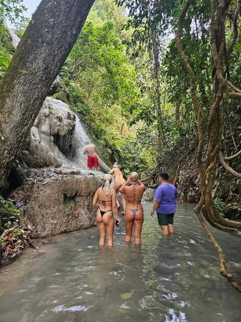 Private : Sticky Waterfall & Secret Temple & Karen Village. - Meeting guides Kiki, Chris, and May
