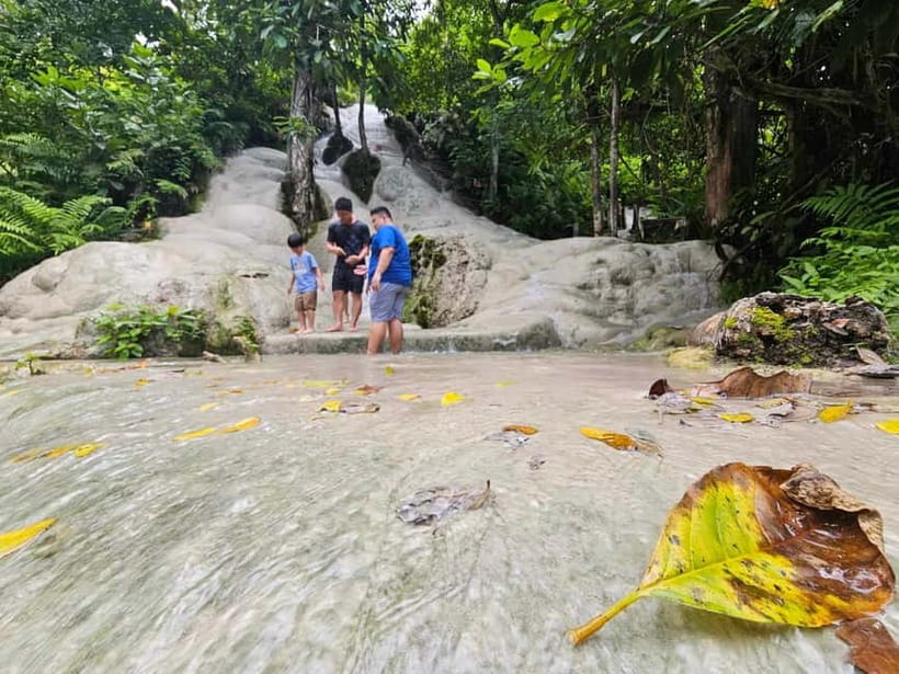 Private : Sticky Waterfall & Secret Temple & Karen Village. - Lunch with a local flavor