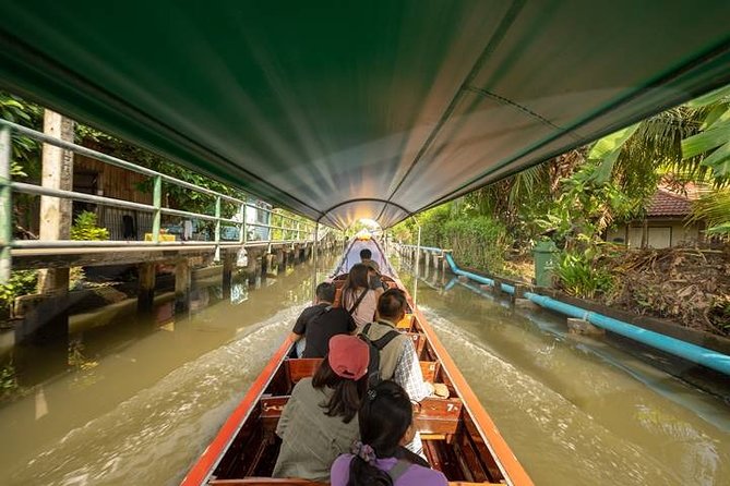 Private Tour: Floating Markets and Suan Sampran Day Trip from Bangkok - Making the most of the market stop