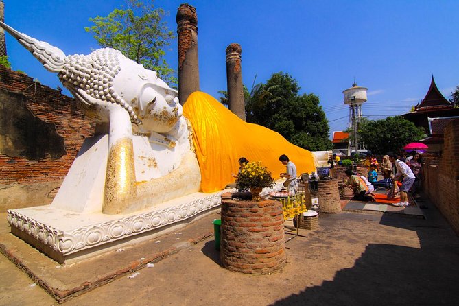 Private Tour: Full Day Ancient City of Ayutthaya and Lopburi - Wat Mahathat and the famous Buddha head