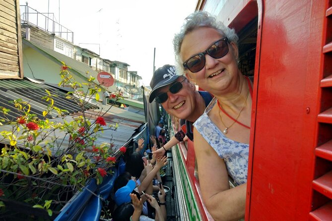 Private tour to Floating & Railway markets (multi-lang: EN ZH ES IT FR DE) - What the local train adds to the day