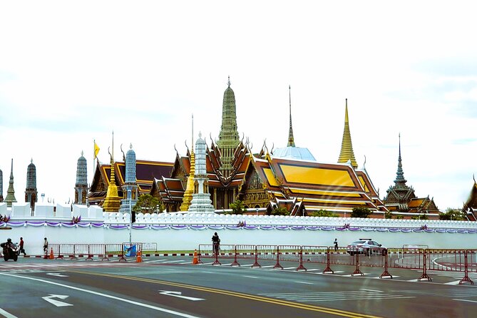 Private Tour to Grand Palace, Pho Temple and Arun Temple - Wat Pho and the giant Reclining Buddha