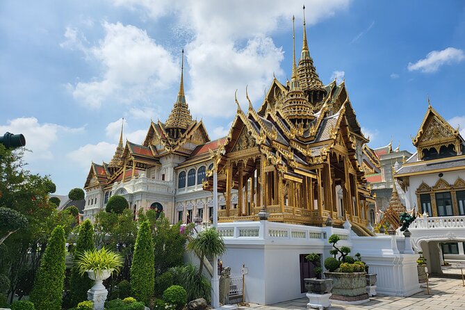 Private Tour to Grand Palace, Pho Temple and Arun Temple - What a private guide adds