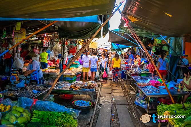 Private Tour to Railway Market and Damnoen Saduak Floating Market - The main drawbacks to keep in mind