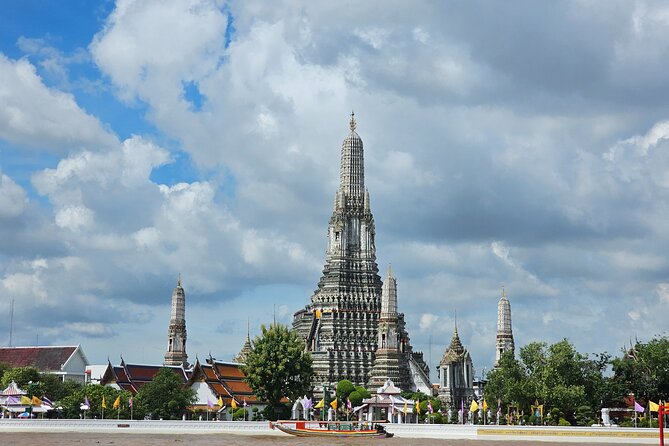Private tour to Wat Pho,Wat Arun, Canal Tour,Flower Market - Timing, Transport, and the Shape of the Day