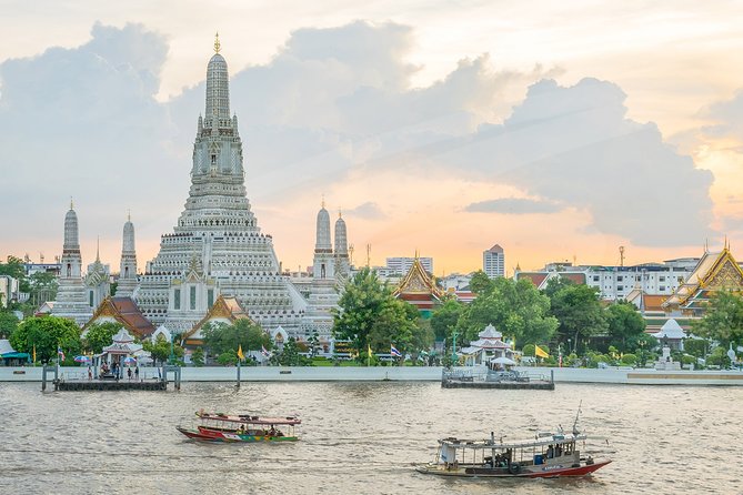 Private Tour - Top 3 Major Monuments (Grand Palace, Wat Pho, Wat Arun) - The guide can make or break the experience