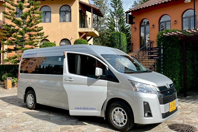 Private Transfer from Hotel to Bangkok Airport incl. tollway - Leaving your Bangkok hotel without taxi trouble