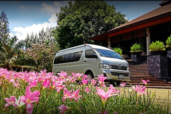 Private Transfer from Hotel to Bangkok Airport incl. tollway - A direct route to BKK or DMK Airport