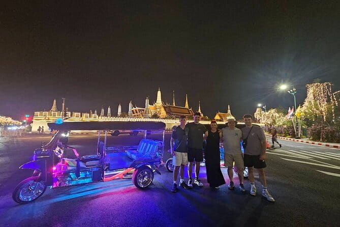 Private Tuktuk Authentic Food Tour (Chinatown-Flower Market) - Banthat Thong Road brings the food focus