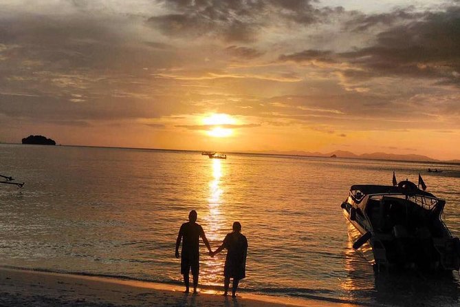 Railay and 4-Island Sunset Speedboat Cruise with Night Snorkel - Chicken Island and the daylight snorkeling