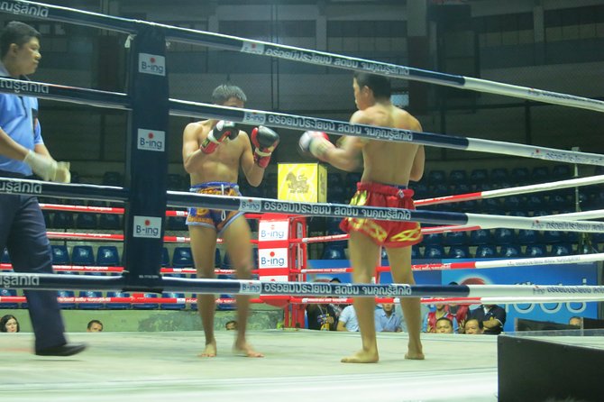 Rajadamnern Stadium: The Real Muay Thai Boxing Experience - Ringside seats and the view of the ring