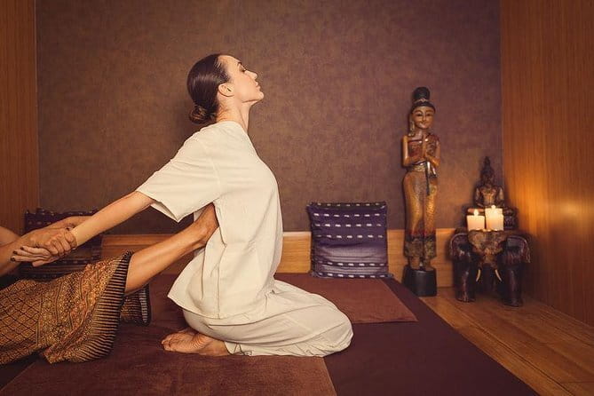 Rest And Relax Massage - Traditional Thai Massage In Bangkok / Sukhumvit - A traditional Thai massage, not a quiet oil rub