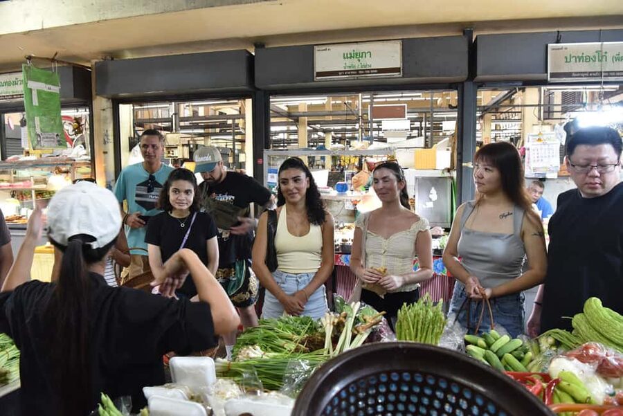 Sathon: Hands-on Thai Cooking Class & Market Tour in Bangkok - Making coconut milk and curry paste by hand