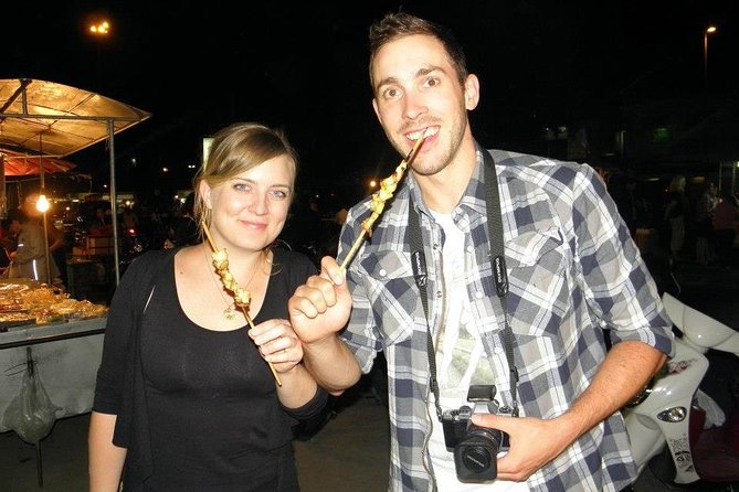 Small-Group Chiang Mai Evening Street Food Tour - The first stop: a local restaurant and Northern Thai food