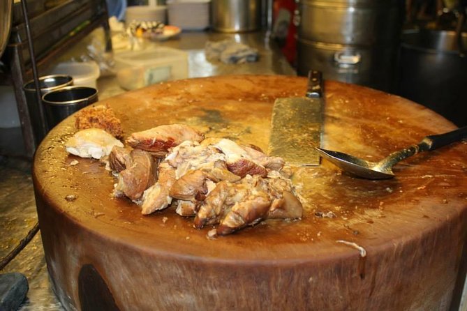 Small-Group Chiang Mai Evening Street Food Tour - Small groups help, but guide quality matters