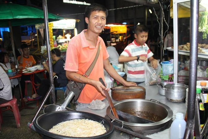 Small-Group Chiang Mai Evening Street Food Tour - Dietary needs and practical comfort