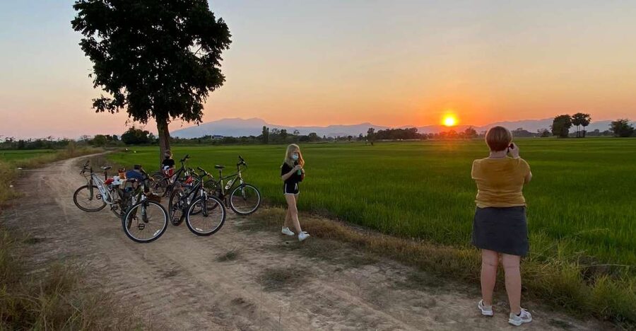 Sukhothai: 2.5-Hours Guided Countryside Sunset Bike Tour - Who should book this Sukhothai bike tour?