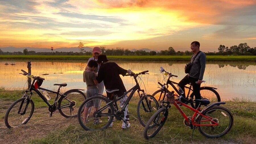 Sukhothai: 2.5-Hours Guided Countryside Sunset Bike Tour - Practical timing and booking advice