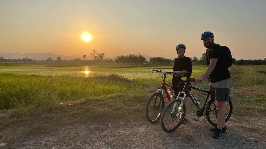 Sukhothai: 2.5-Hours Guided Countryside Sunset Bike Tour - Meeting craftspeople at the wood-carving factory
