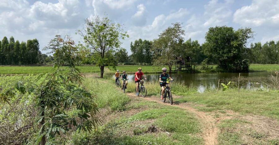 Sukhothai: Half-Day Countryside Bike Tour - Inside the Local Wood Furniture Workshop