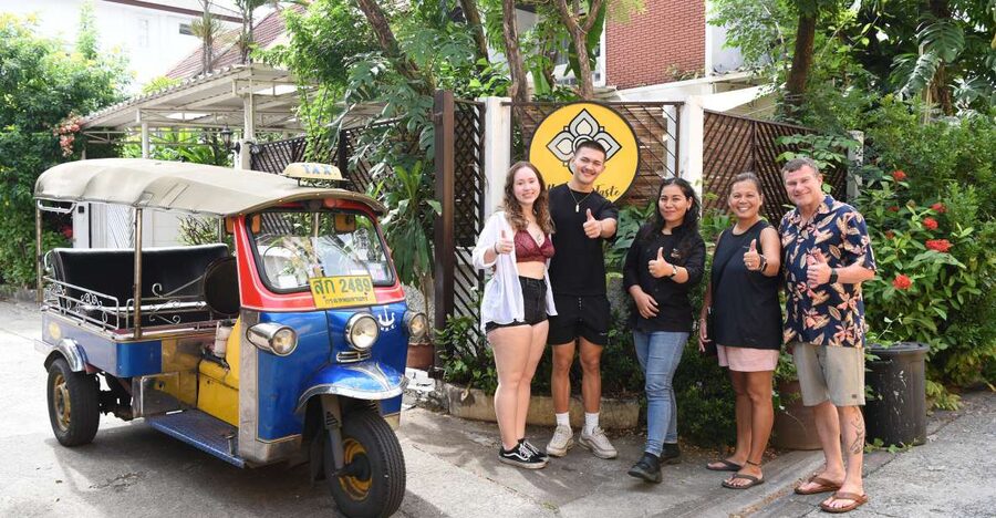 Sukhumvit: Hands-on Thai Cooking Class & Market Tour in BKK - Four dishes, cooked in a clear rhythm