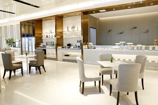 Suvarnabhumi Airport 2-Hour Miracle Lounge Access - Thai food, snacks, and the coffee machine