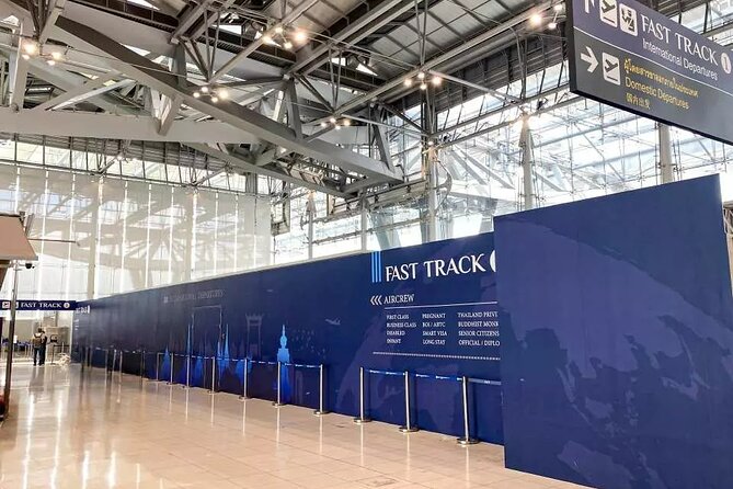 Suvarnabhumi Airport VIP Fast-Track Service | Bangkok - Finding the assistant after landing