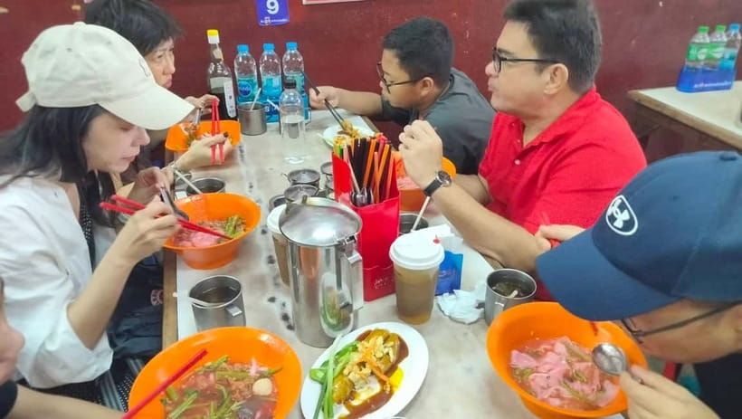 Taste of Chiang Mai: Michelin Guide & Street Food Tour - Lung Khajohn Wat Ket’s steamed dumplings