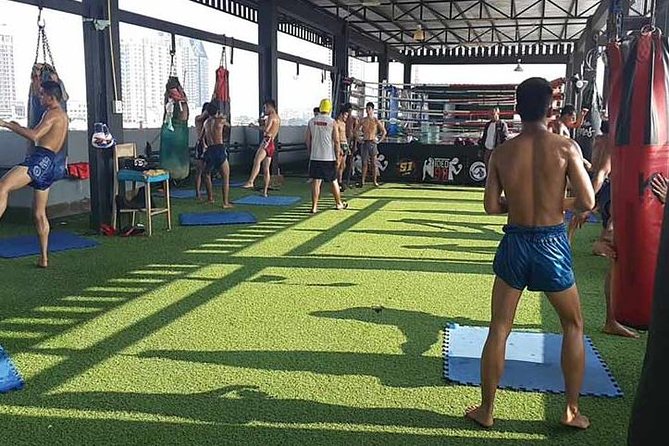 Thai Boxing Lesson, family and Kids Friendly - Getting to Rod Fai Fah Apartment