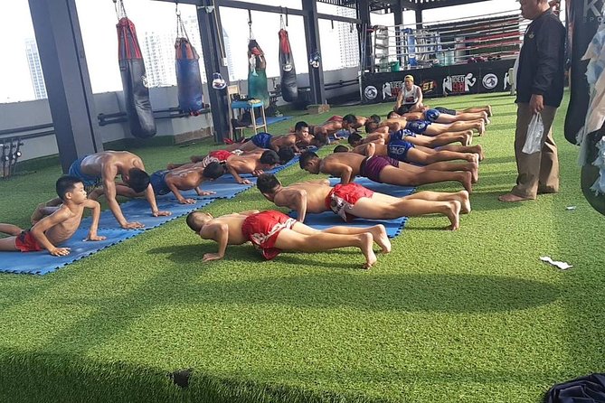 Thai Boxing Lesson, family and Kids Friendly - The practice portion and what it feels like