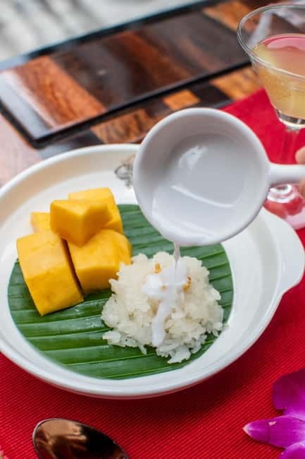 Thai Bus Food Tour Experience in Bangkok - Wat Arun, Wat Pho, and Wat Phra Kaew