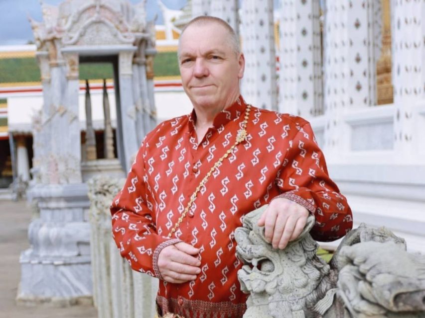 Thai Costume Rental - How the studio location affects your visit