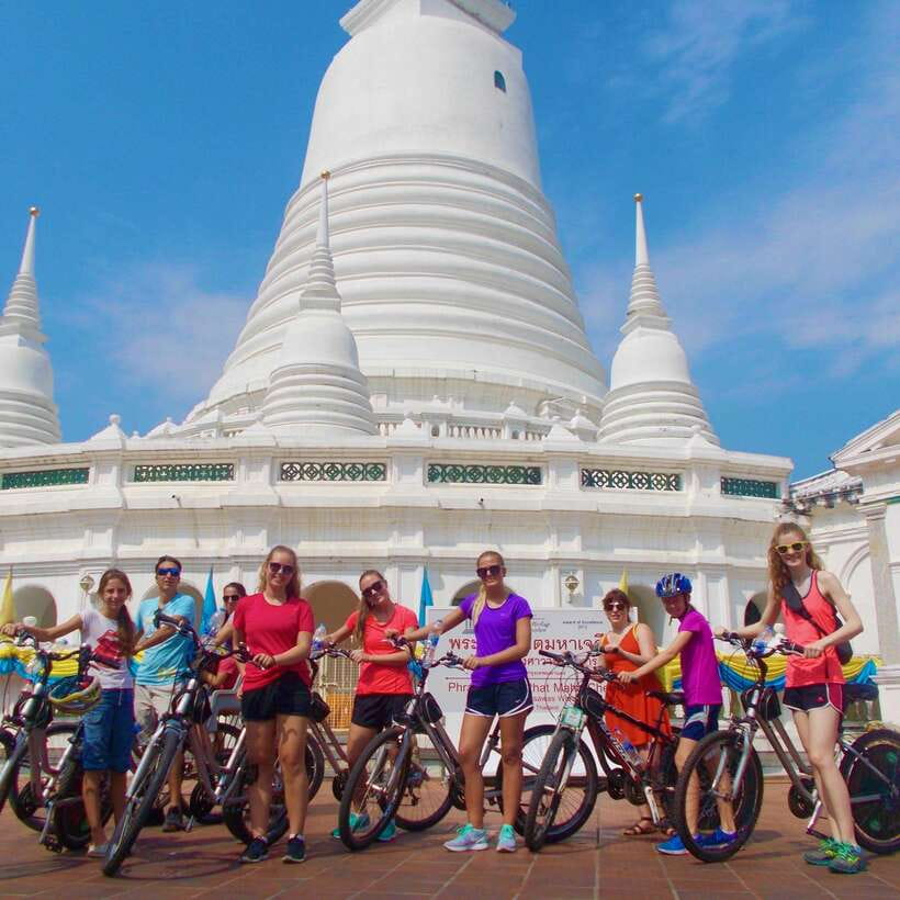 Thai culture and Bangkok local life guided bike tour - Talat Noi and the Chinese side of Bangkok