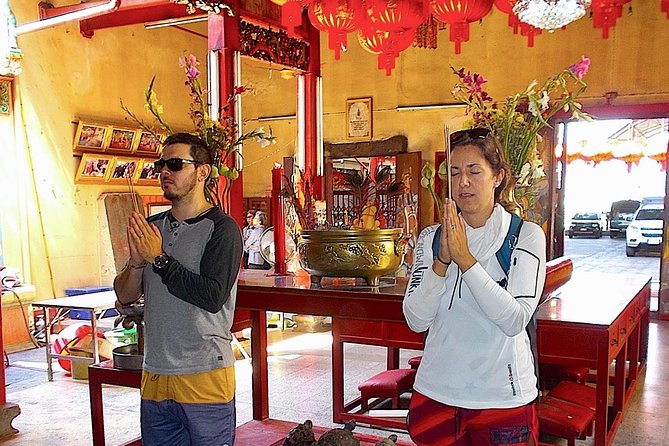 Thai Culture and Local Life 4- Hour Bangkok Bike Tour - Stop 3: Pak Khlong Talat flower market