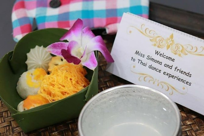 Thai Dance Class at Wat Arun - Why Thai dance makes a good Bangkok activity