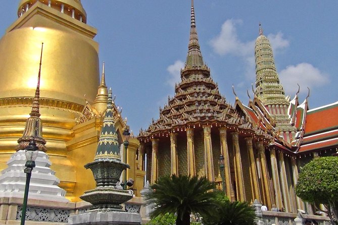 Thai Tour Guide : PRIVATE Highlight of Bangkok + Canal Tour + Simple Thai Lunch - The Amulet Market and small signs of daily faith