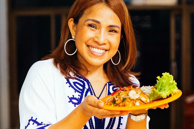 The 10 Tastings of Bangkok: Private Street Food Tour - What this Bangkok food tour really offers