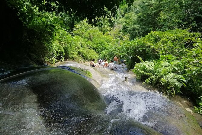 The Best Full Day Tour: Doi Suthep, Wat Phalat, Sticky Waterfall - Wat Phra That Doi Suthep before the crowds