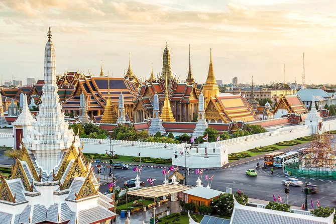 The Grand Palace, Wat Phra Kaew, Wat Pho Tour with Massage option - The Thai massage choice, and how to handle it