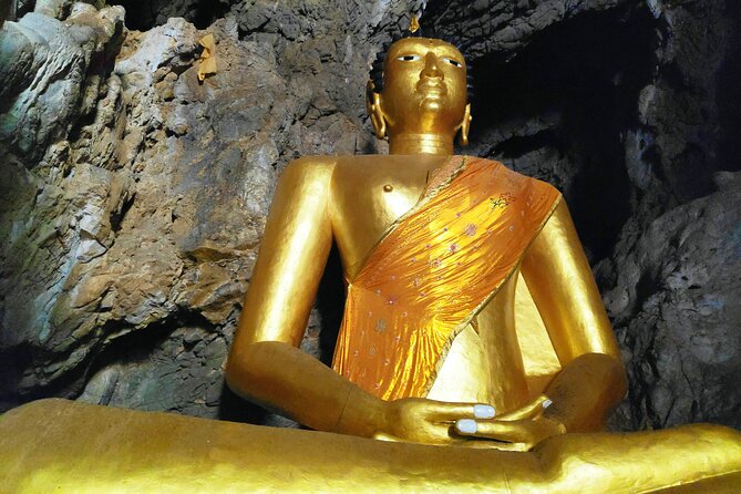 The Original Sticky Waterfalls Tour Chiang Mai Thailand - A local Thai lunch after the adventure