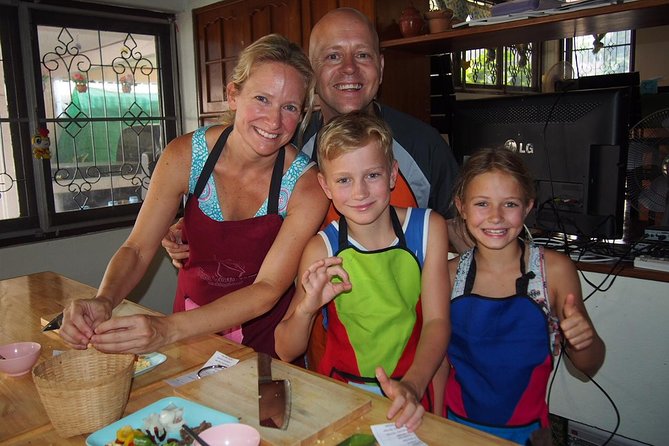 Tomyumthai Cooking Class in Chiang Mai - Morning or afternoon: choosing the right session