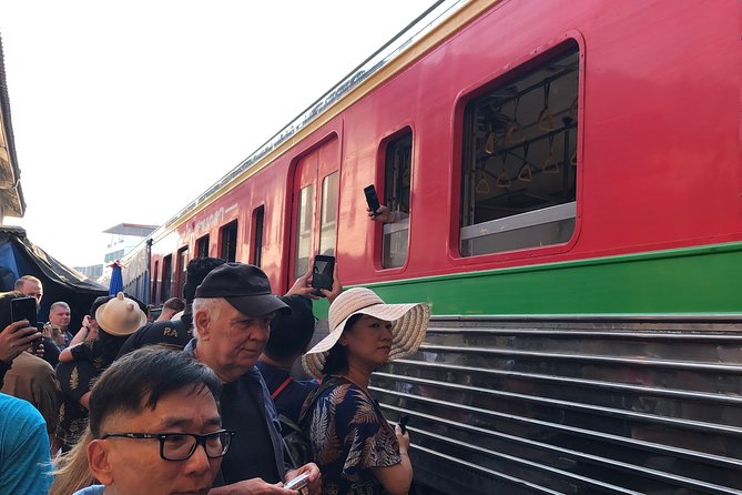 Train Market and Floating Market half day tour - Who should book this half-day outing?