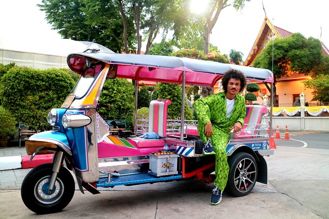 Tuk Tuk Bangkok Private Tour: WW2 Pad Thai, 360-Viewpoint, Chinatown (Pickup) - What the private format adds