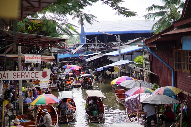 VIP Private Tour Damnoen Saduak+ Amphawa + Mae Klong Railway - Amphawa after the heat of the afternoon